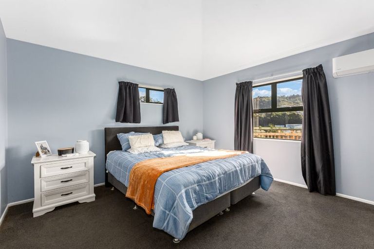 Photo of property in 6 Ensign Lane, Whitby, Porirua, 5024