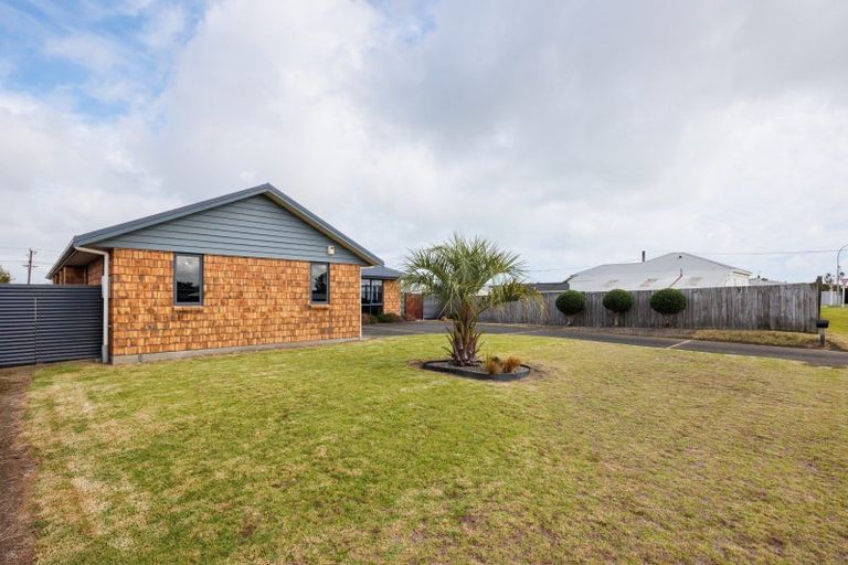 Photo of property in 64 Andrews Street, Foxton Beach, Foxton, 4815
