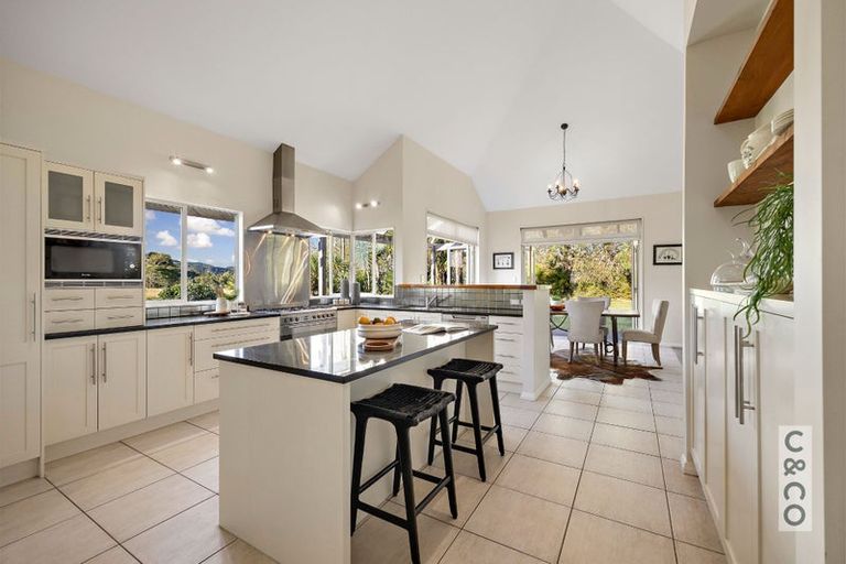 Photo of property in 832 Old North Road, Waimauku, 0882