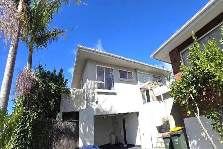 Photo of property in 2/167 Coronation Road, Hillcrest, Auckland, 0627