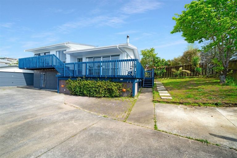 Photo of property in 25 Keegan Drive, Massey, Auckland, 0614