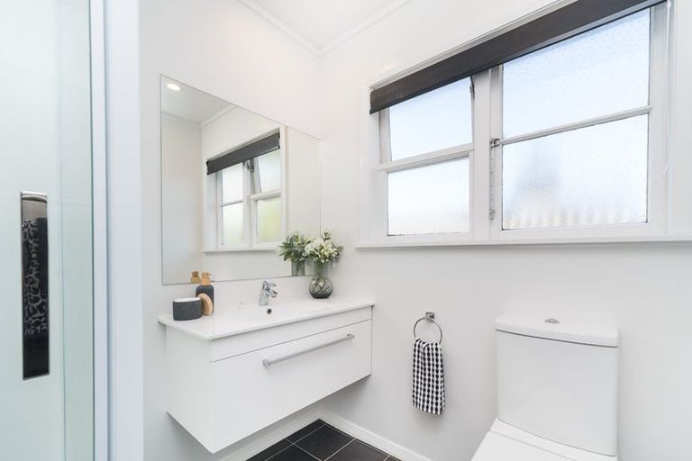 Photo of property in 49 College Street, Awapuni, Palmerston North, 4412