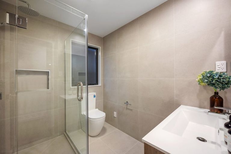 Photo of property in 3c Margaret Place, Milford, Auckland, 0620
