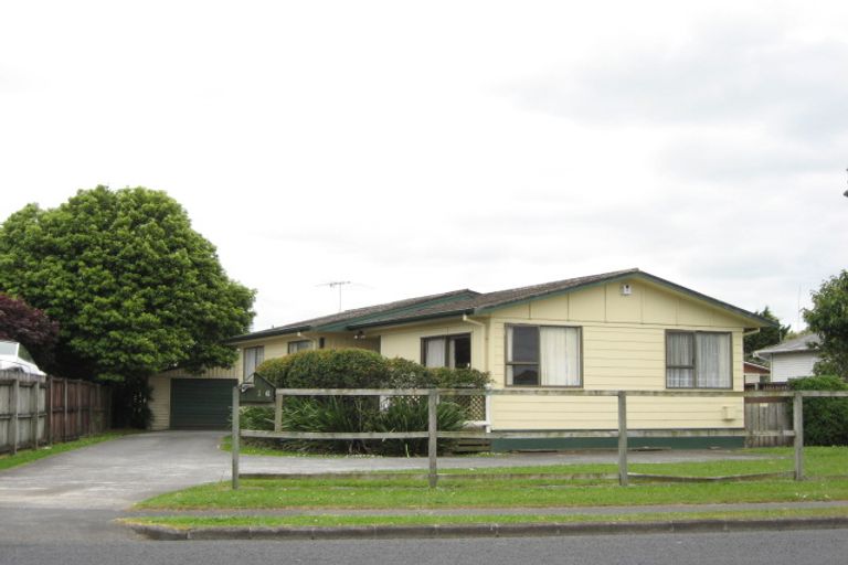 Photo of property in 16 Station Road, Takanini, 2112