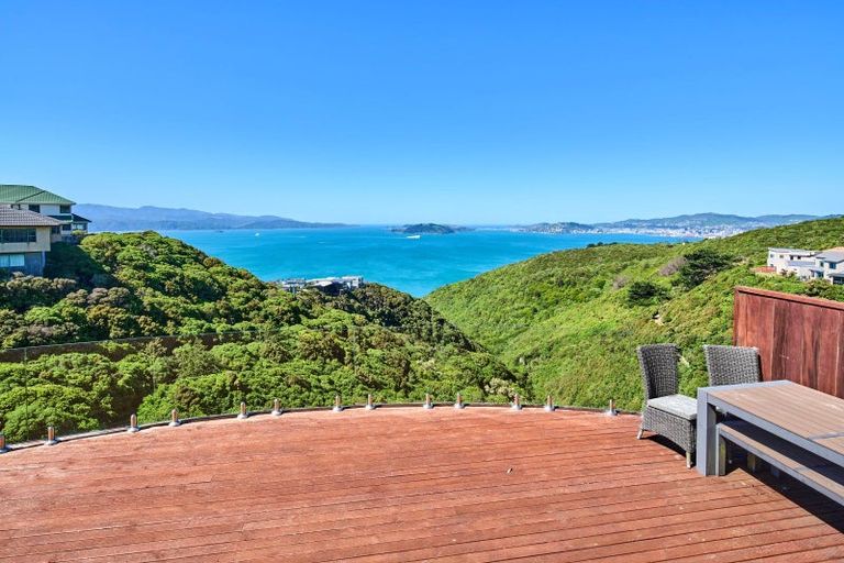 Photo of property in 8 Tamworth Crescent, Newlands, Wellington, 6037