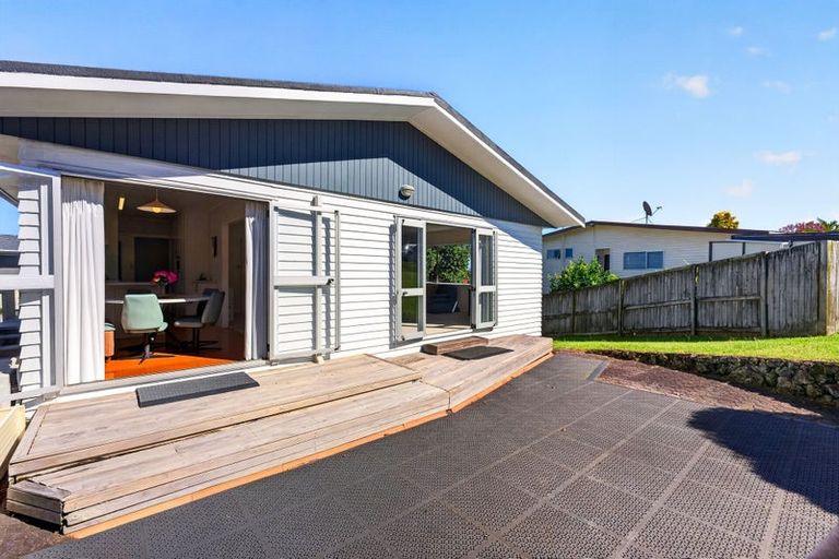 Photo of property in 1 Brunton Place, Glenfield, Auckland, 0629