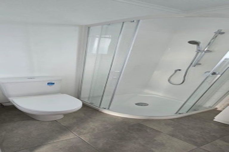 Photo of property in 20 Stokes Avenue, Te Atatu Peninsula, Auckland, 0610