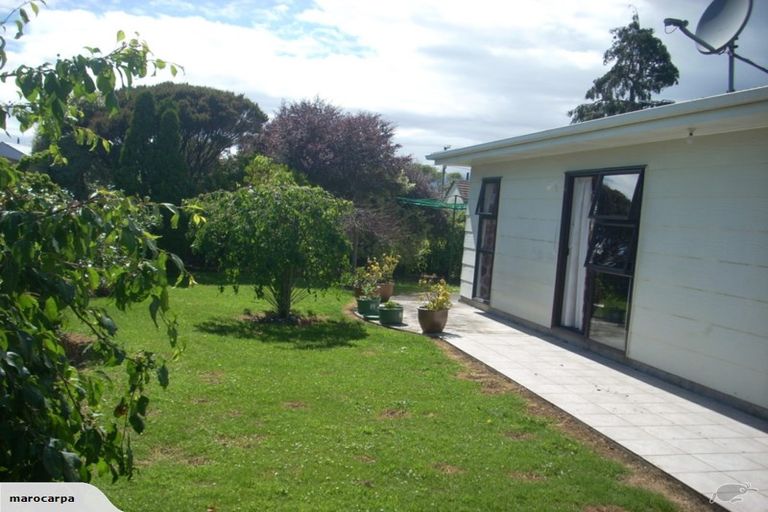 Photo of property in 77 Romilly Street, Westport, 7825