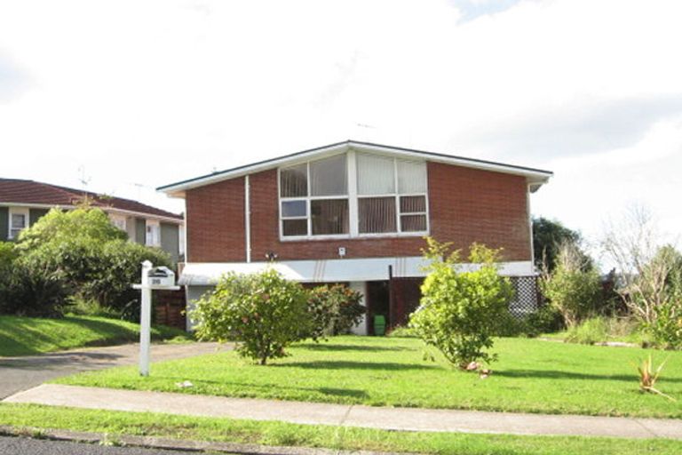 Photo of property in 26 Chatsworth Crescent, Pakuranga Heights, Auckland, 2010