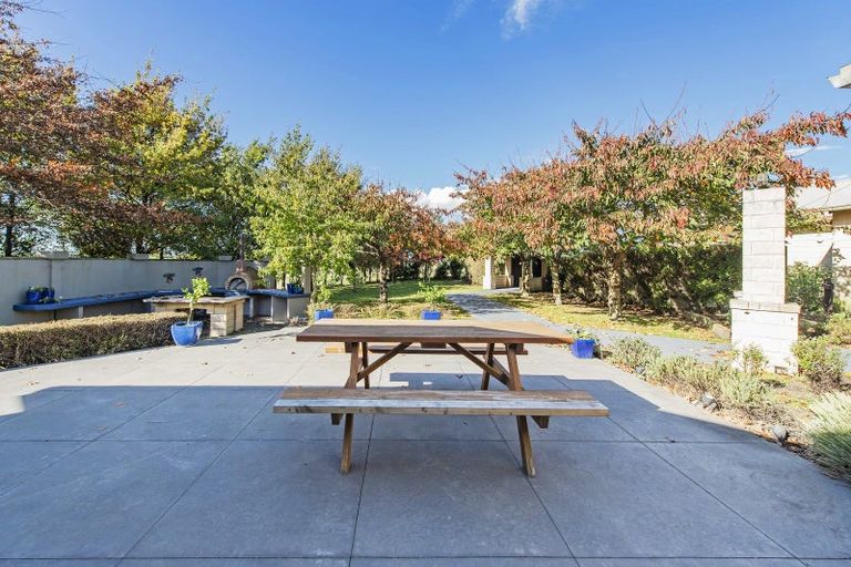 Photo of property in 14 Bealey Road, Leeston, 7683