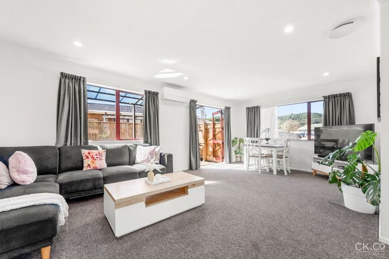 Photo of property in 19 Phar Lap Grove, Trentham, Upper Hutt, 5018