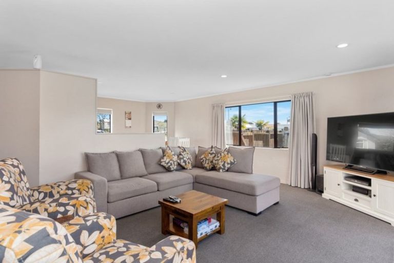 Photo of property in 61 Kane Road, Papamoa Beach, Papamoa, 3118