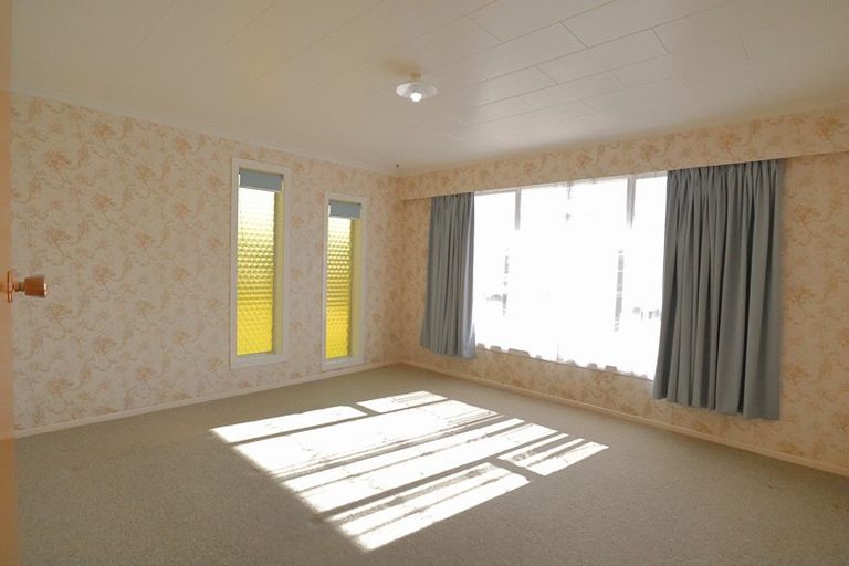 Photo of property in 16 Oberon Street, Stratford, 4332