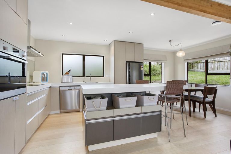 Photo of property in 2/26 Petrel Place, Massey, Auckland, 0614