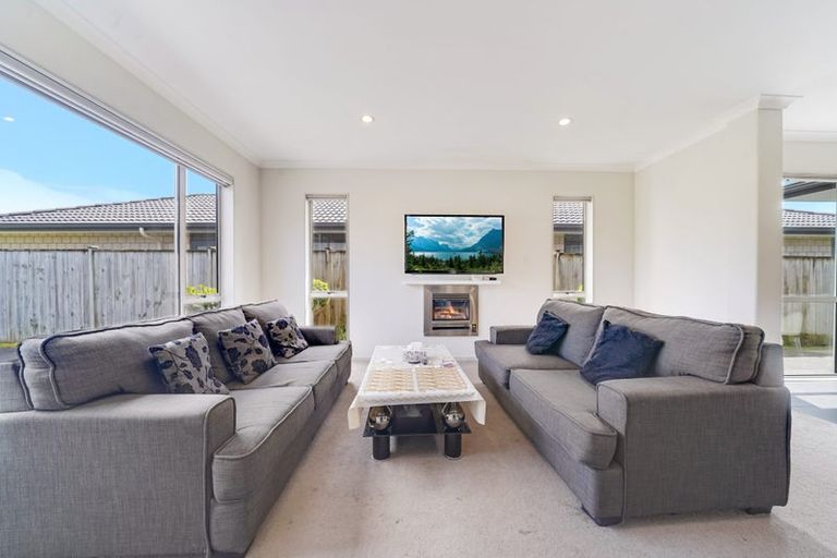 Photo of property in 75 Castellina Drive, Karaka, Papakura, 2113