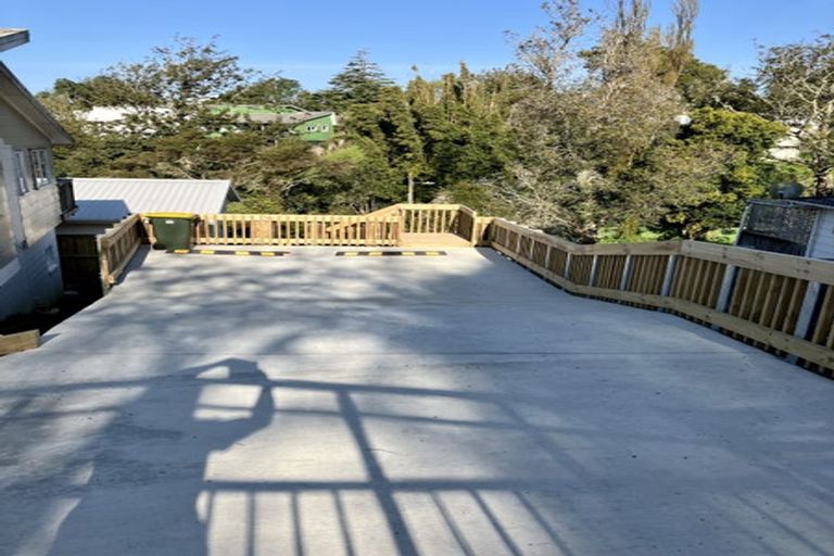 Photo of property in 15 Lysander Crescent, Beach Haven, Auckland, 0626