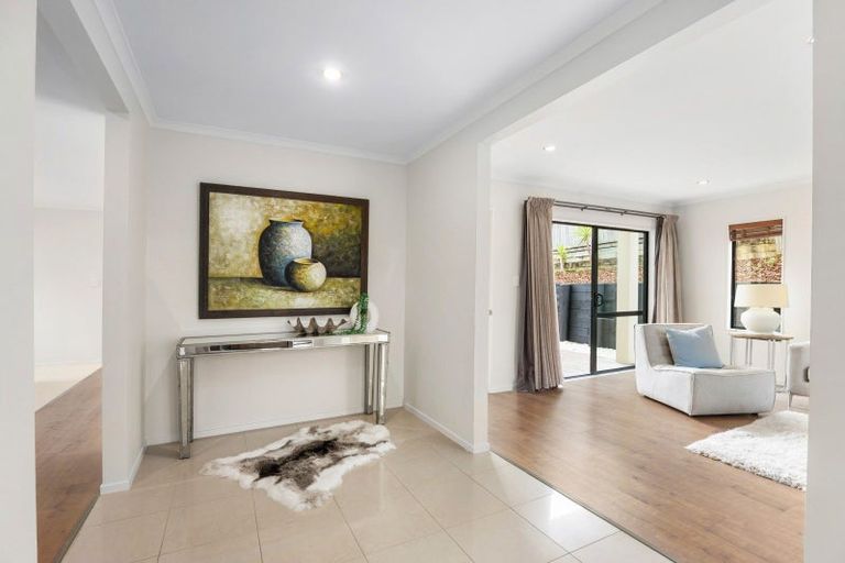 Photo of property in 8 Mulu Place, Fairview Heights, Auckland, 0632