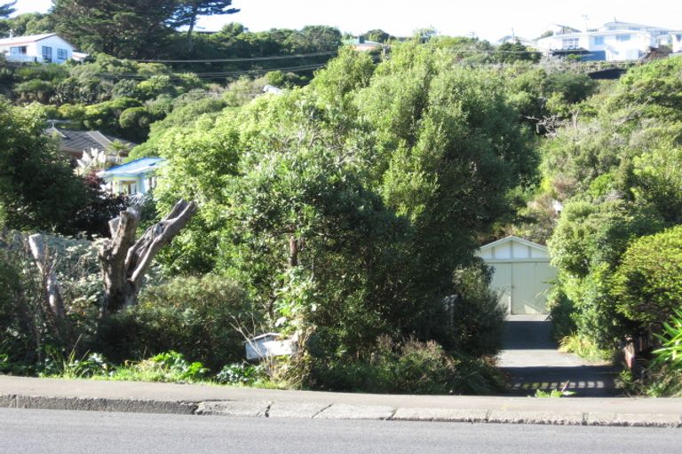Photo of property in 130 Newlands Road, Newlands, Wellington, 6037