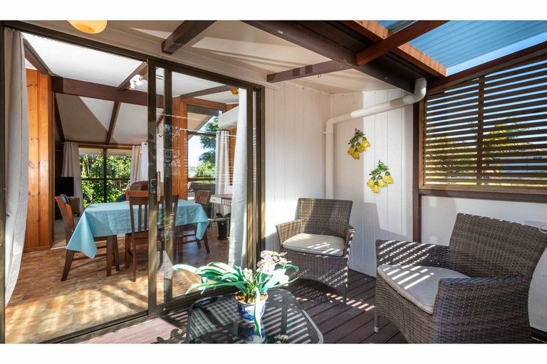 Photo of property in 60 Glenbervie Crescent, Massey, Auckland, 0614