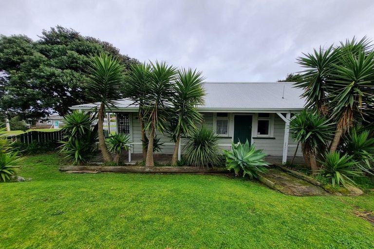Photo of property in 19 Ruapehu Street, Castlecliff, Wanganui, 4501