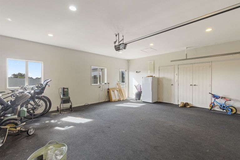 Photo of property in 10 Sampson Avenue, Waiwhakaiho, New Plymouth, 4312