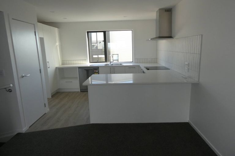 Photo of property in 2/504 Don Buck Road, Massey, Auckland, 0614