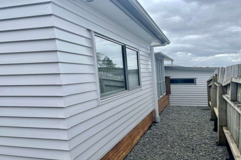 Photo of property in 43 Renata Crescent, Te Atatu Peninsula, Auckland, 0610