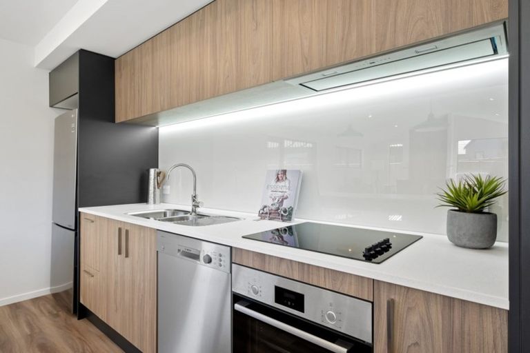 Photo of property in 5 Merivale Avenue, Wanaka, 9305