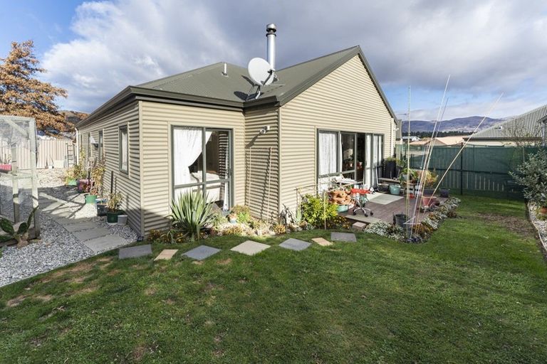 Photo of property in 8f Mckellar Court, Cromwell, 9310