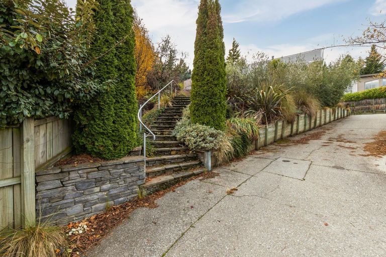 Photo of property in 31a Kings Drive, Wanaka, 9305