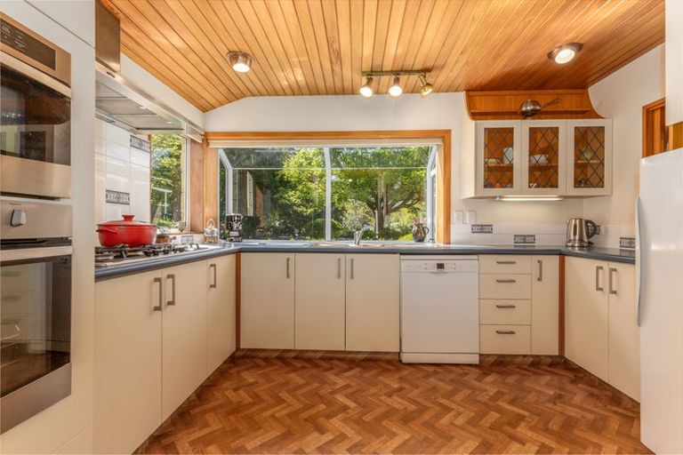Photo of property in 12 Ngarara Road, Waikanae, 5036
