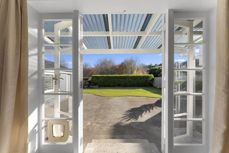 Photo of property in 35 Upjohn Street, Brooklands, New Plymouth, 4310