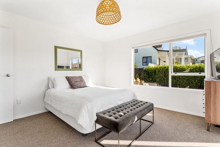 Photo of property in 10 Hinemoa Place, Snells Beach, 0920