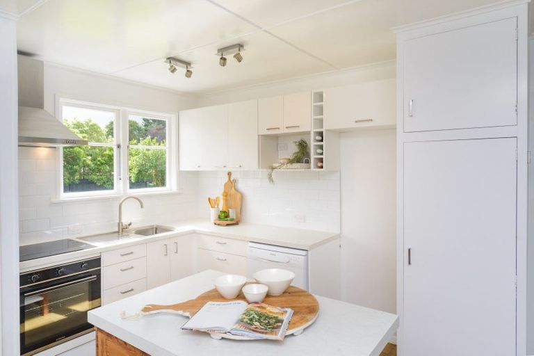 Photo of property in 52 Nottingham Avenue, Awapuni, Palmerston North, 4412