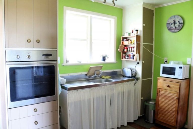 Photo of property in 90 Tiro Tiro Road, Levin, 5510