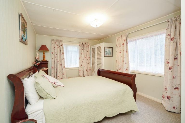Photo of property in 254 Dunns Road, Otatara, Invercargill, 9879