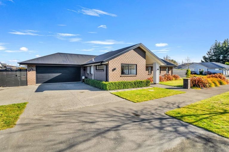 Photo of property in 10 Kohunga Crescent, Bottle Lake, Christchurch, 8083