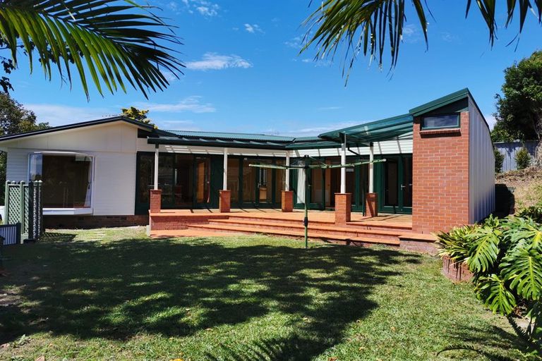 Photo of property in 21 Rosalind Road, Glenfield, Auckland, 0629