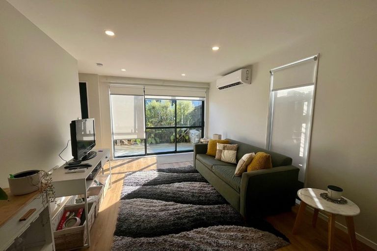 Photo of property in 21 Hinonga Loop, Silverdale, 0932