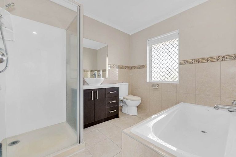 Photo of property in 12 Janway Avenue, Flat Bush, Auckland, 2016