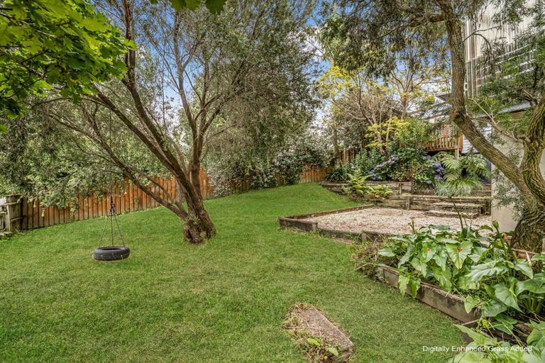 Photo of property in 10 Mackwood Place, Birkdale, Auckland, 0626
