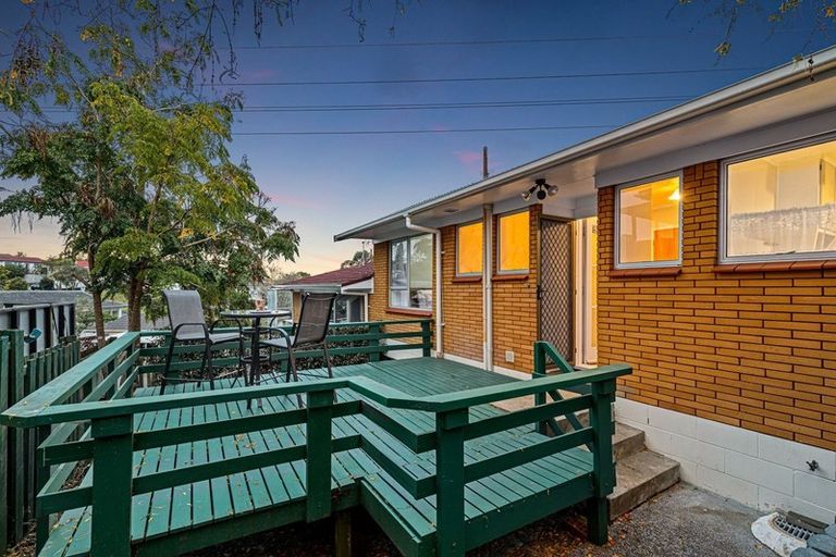 Photo of property in 4 Rehia Road, Massey, Auckland, 0614