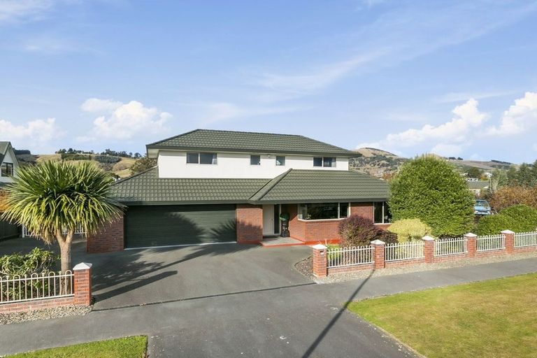 Photo of property in 142 Hagart-alexander Drive, Mosgiel, 9024