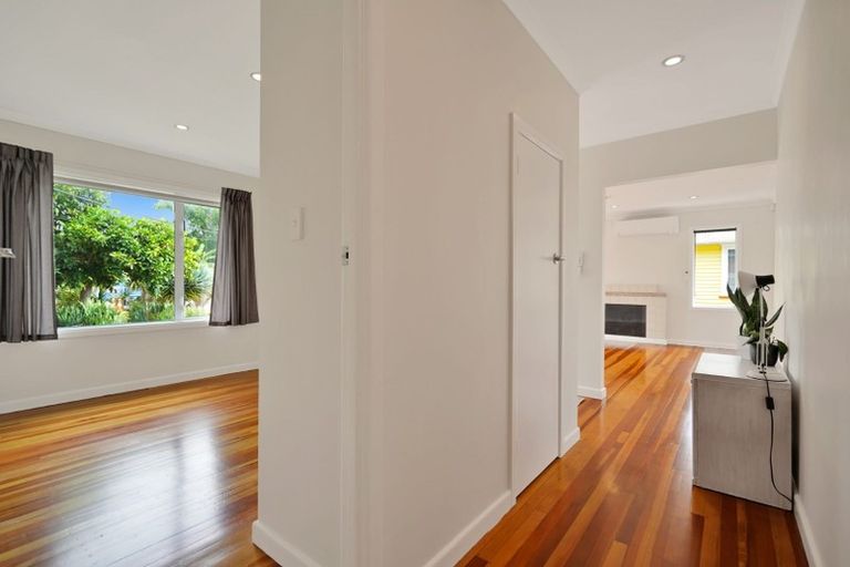 Photo of property in 78 Matipo Road, Te Atatu Peninsula, Auckland, 0610
