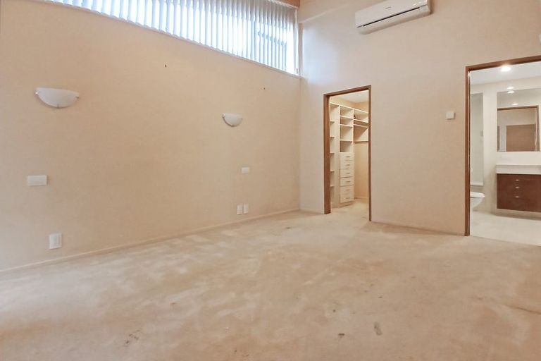 Photo of property in 9 Saddleback Rise, Murrays Bay, Auckland, 0630