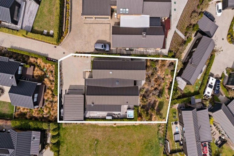 Photo of property in 17 Falconer Rise, Jacks Point, Queenstown, 9371
