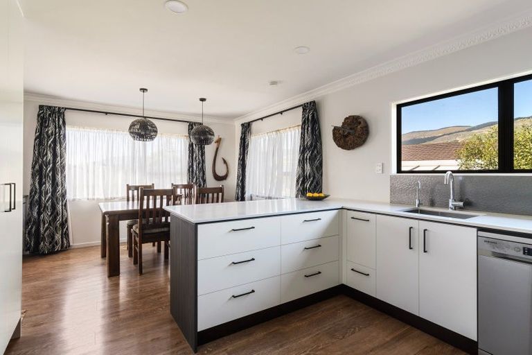 Photo of property in 6 Giblin Street, Richmond, 7020