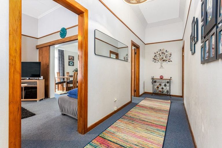 Photo of property in 21 Derwent Street, Island Bay, Wellington, 6023