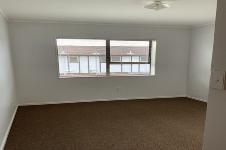 Photo of property in 6/3195 Great North Road, New Lynn, Auckland, 0600