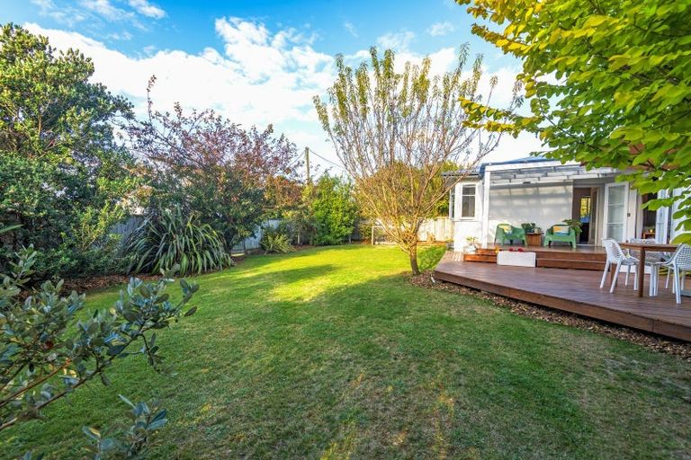 Photo of property in 1 Sinclair Avenue, Highbury, Palmerston North, 4412